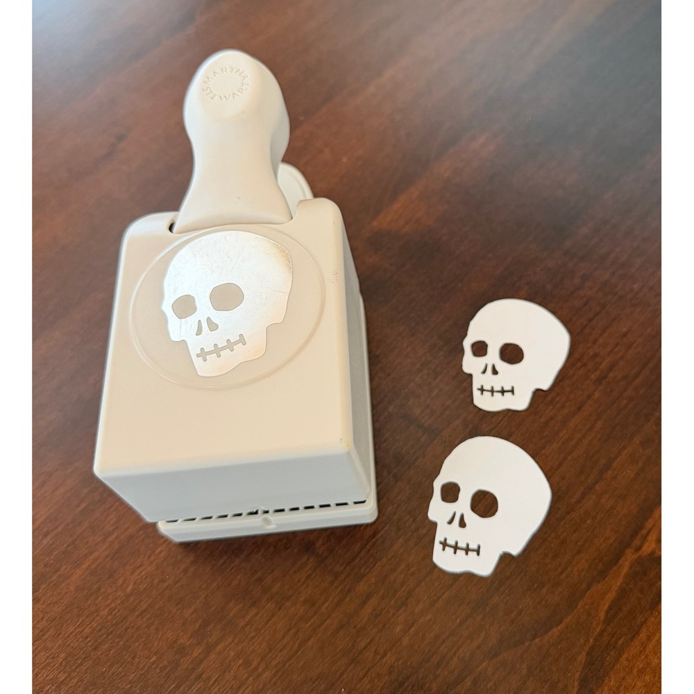 Martha Stewart Skull Paper Punch Halloween Scrapbooking Tool Crafts Scrapbooking